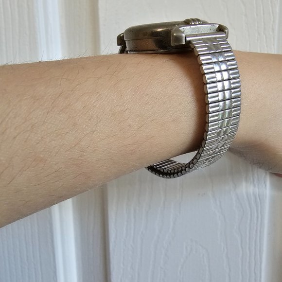 Advance Night Light Quartz Watch with Stretch Band - Picture 6 of 15